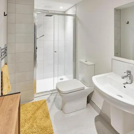 Host & - Fern Apartment York