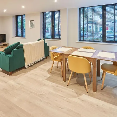 Host & - Fern Apartment